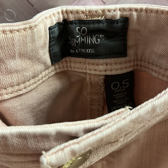 Pale pink, so slimming jeans by Chicos size 0.5 crop denim, soft 4 pockets​​​ - Picture 3 of 10